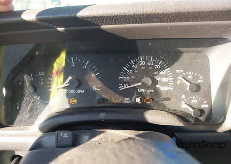 2000 Jeep Cherokee Sport z USA, uszkodzony, nr VIN 1J4FF48S1YL255685